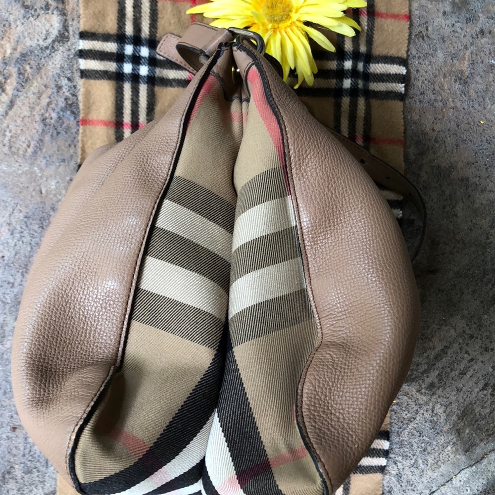 πΊ BURBERRY Cornwall Derby Dk. Sand Leather Purse! - Picture 11 of 16